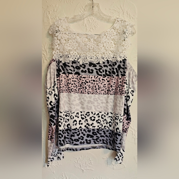 Women's 3X Shein lace cold shoulder long sleeve top - Picture 4 of 4